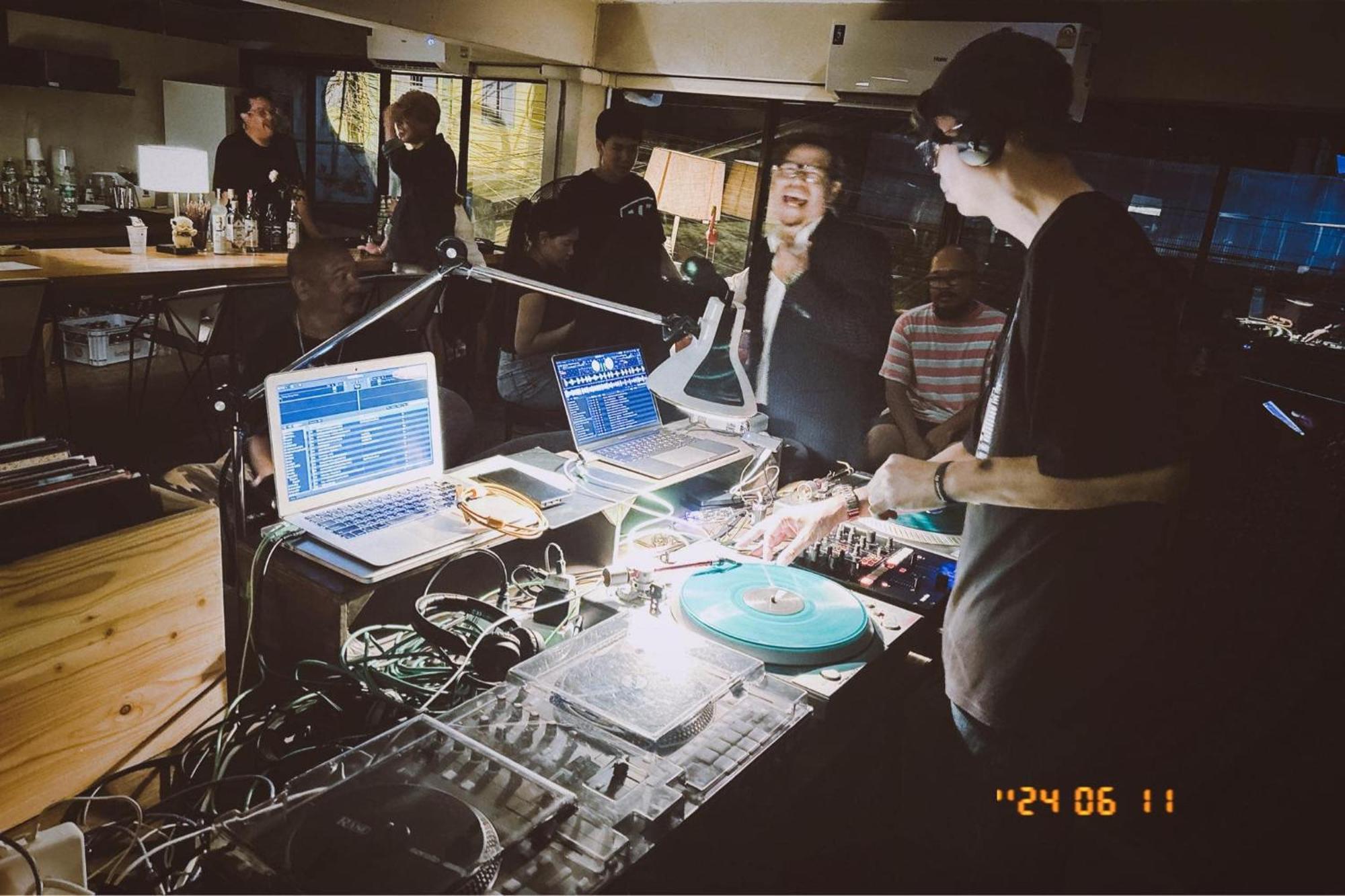 ทันเดอร์ เบิรด์ โฮสเทล เชียงใหม่ ภายนอก รูปภาพ